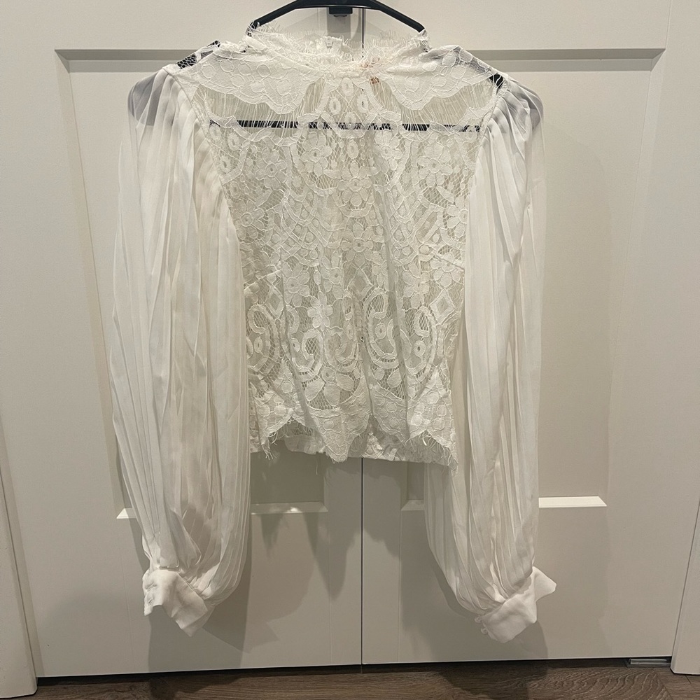 Vici White Top